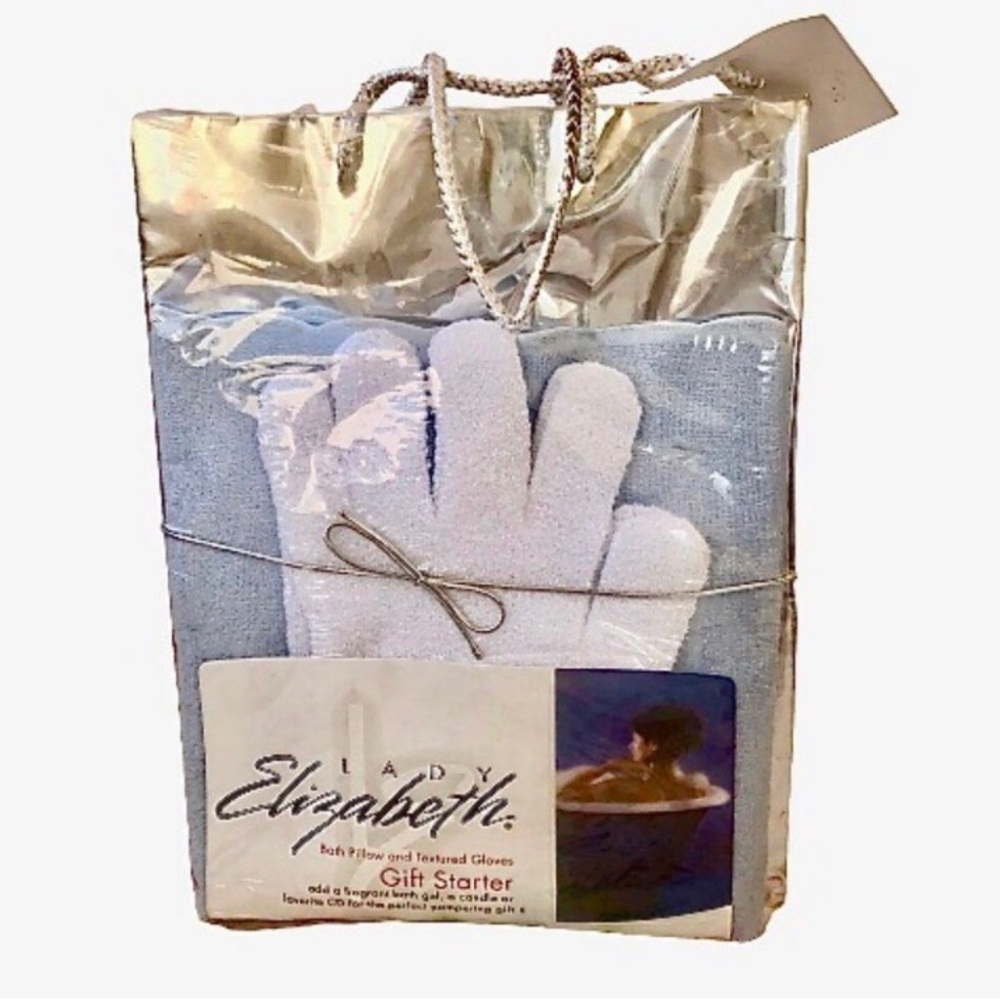 Lady Elizabeth Spa Set Inflatable Pillow + Gloves